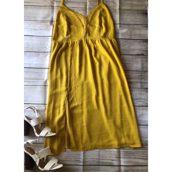 Lulu’s melena mustard yellow lace dress - Picture 4 of 6